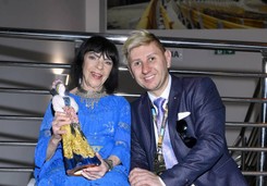 Był 'przypadkowym przechodniem' w TVP. Co robił w Opolu?