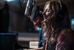 Lady Gaga pokazała teledysk do filmu 'Narodziny gwiazdy'. Zobacz 'Look What I Found'