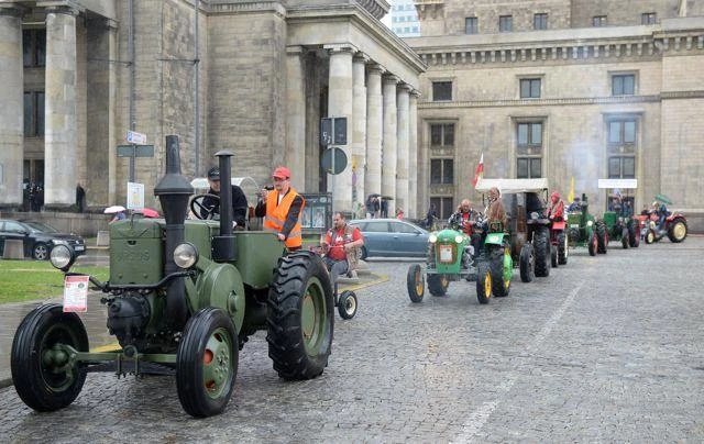 WARSZAWA PARADA URSUSÓW