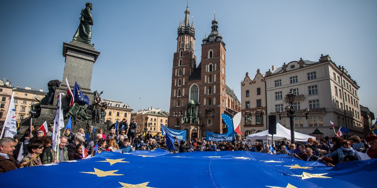 Saldo rozliczeń pomiędzy Polską a UE wynosi ok. 110 mld euro. Najwięcej otrzymaliśmy z UE na politykę spójności.