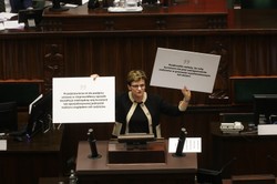 Lex Czarnek 2.0 w Sejmie. Po burzliwej debacie projekt wraca do komisji