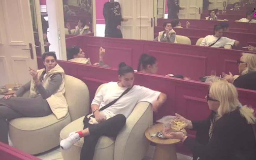 Mina i Zorica, svađa