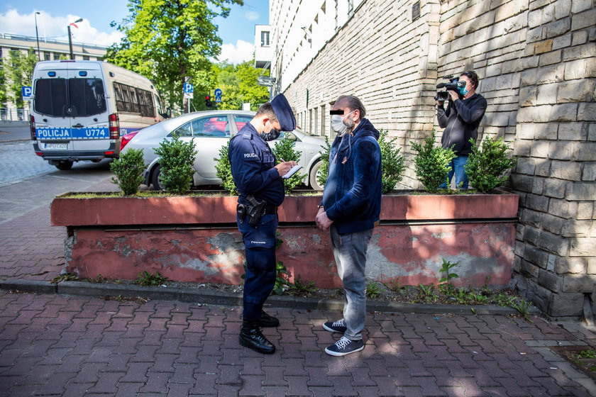 Hoss zgłosił się do aresztu.