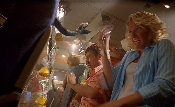 10. Jad może zostać wyssany i to załatwia całą sprawę. Ukąszenie przez jadowite zwierzę oznacza śmierć, chyba, że ktoś wyssie z rany jad i go wypluje – wtedy wszystko jest w porządku. Przykłady: 'Wasza wysokość', 'Węże w samolocie' (foto)