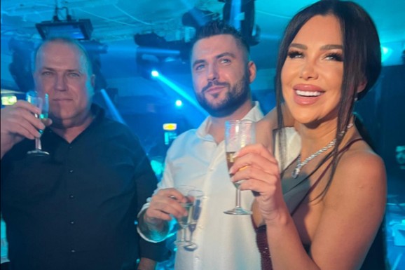 Mustafa Durdžić se oglasio nekoliko sati pred ulazak Stanije Dobrojević u Elitu, javno joj se obratio: "Snajka, srećno!"