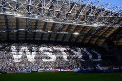 "Wstyd". Wymowna oprawa kibiców Lecha przed meczem z Legią