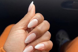 "Goli" francuski manikir učiniće da vaši nokti izgledaju skupoceno, sjajno i elegantno: Evo kako da ih uradite sami na najjednostavniji način