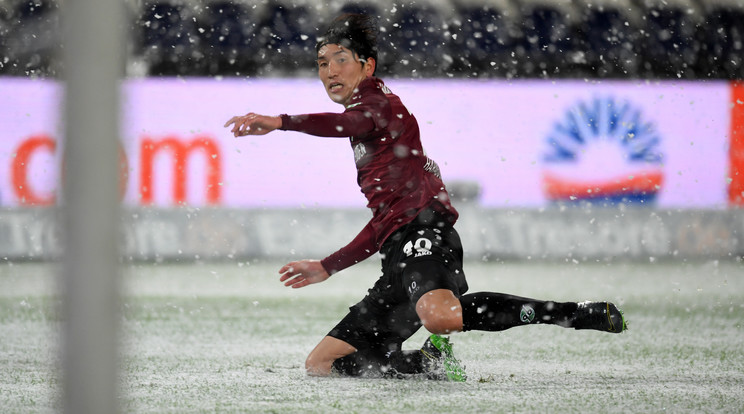 Haragucsi
Genki az üres kapura lőtt, a labda azonban nem jutott el a kapuig /Fotó: Getty Images
