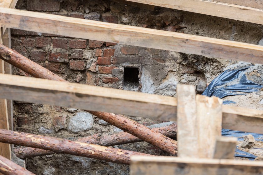 Archeolodzy badają kolejne części Starego Rynku w Poznaniu