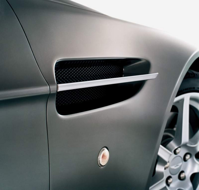 Aston Martin V8 Vantage: więcej mocy dla starszych wersji