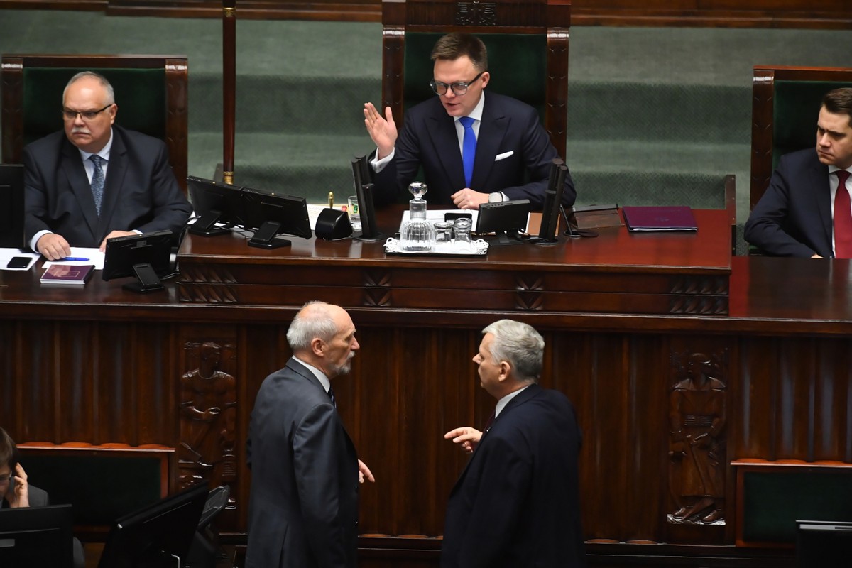 Marszałek Sejmu Szymon Hołownia jest liderem zaufania Polaków