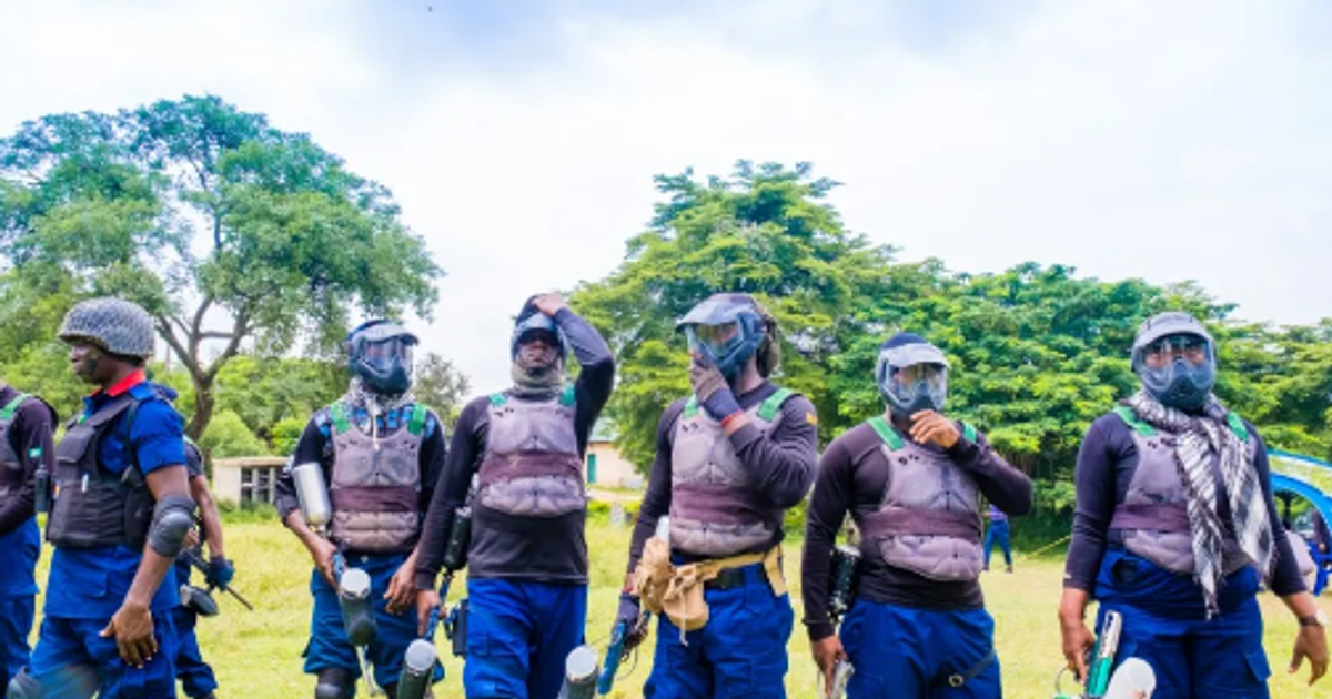 NSCDC arrests 8 unlicensed security guards with firearms in Anambra raid - Vimarsana News