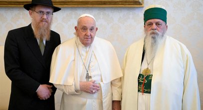 Chwile grozy w Watykanie. Kontuzja papieża Franciszka