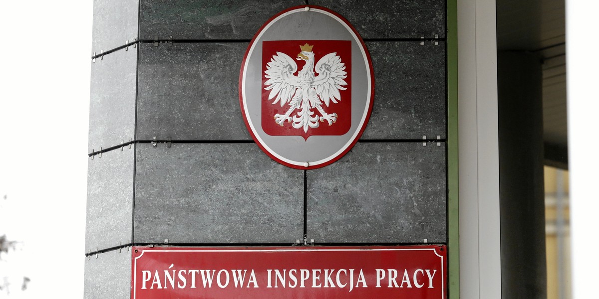 Inspekcja pracy będzie m.in. kontrolować, czy z osobami, które powinny mieć etat nie są zawierane tzw. umowy śmieciowe.