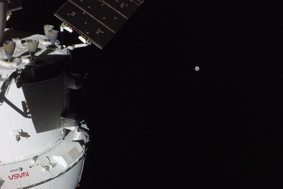 PRVI PUT POSLE POLA VEKA Čovečanstvo večeras probija granicu nemogućeg! Pogledajte šta će videti NASA posada dok Mesec "gasi" Sunce