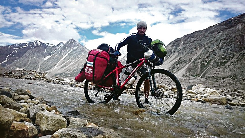 Očaravajući i
surovi predeli:
Dragan Šibalić na Himalajima