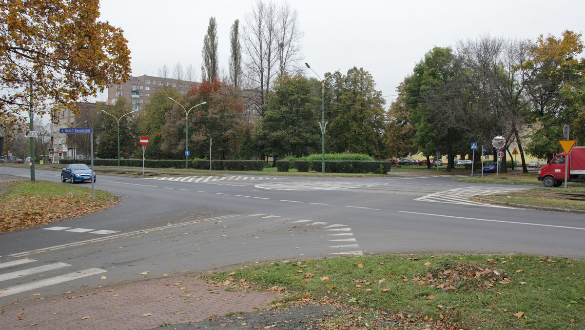 Jedno z najbardziej niebezpiecznych skrzyżowań w mieście doczeka się przebudowy. Choć obowiązuje tu ograniczenie prędkości do 40 km/h, niewielu kierowców respektuje ten znak.