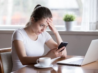 Kobiety na rynku pracy: Mniej zarabiają, zajmują się domem kosztem pracy