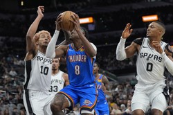 Jeremy Sochan zaskoczył nową fryzurą w meczu przedsezonowym. Co on ma na głowie?