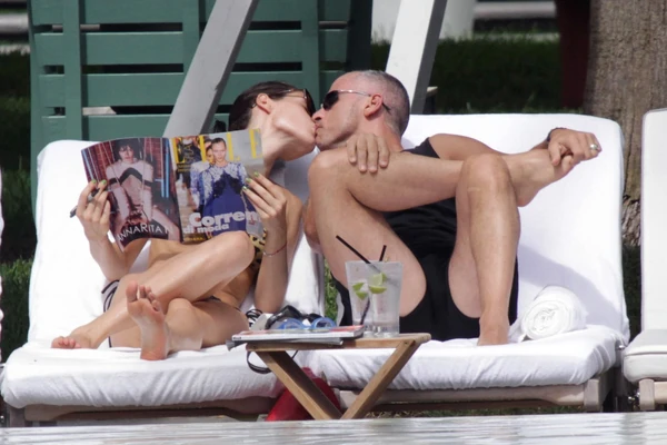 Eros Ramacoti (62) ODLEPIO za 22 godine mlađom SRPKINJOM koja je lepa kao boginja: Zbog nje pevao u NOVOM SADU, ali je OŽENIO OVAJ AMERIKANAC - ceo Holivud zna srpskog zeta