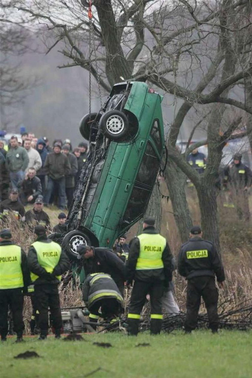 Justyna i Tomasz zginęli straszną śmiercią na służbie. Policjanci o nich nie zapomnieli