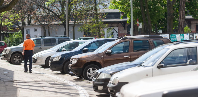 Zlikwidujcie strefę parkowania w soboty