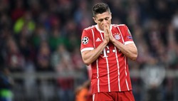 Liga niemiecka: Bayern dogonił Borussię. Lewandowski zmarnował szansę na gola [WIDEO]