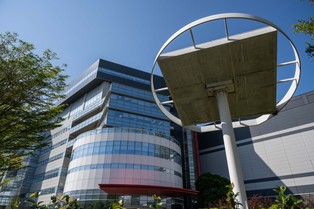 Ta firma to serce globalnego systemu technologicznego. Jej wartość jest niebotyczna, a wyniki zaskoczyły analityków