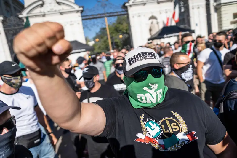 Manifestacja ONR na Krakowskim Przedmieściu 