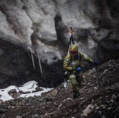 Andrzej Bargiel zrezygnował ze zjazdu na nartach z Mount Everestu