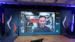 polski astronauta wraca na ziemię. iss i dragon widoczne dziś nad pols
