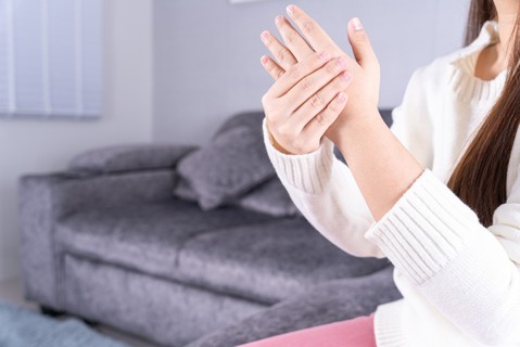 Reumatoid artritisz: ezek a reumatológus tanácsai a reggeli merevség ellen