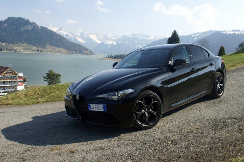 All in black!  In this configuration, the Giulia looks like an agent car