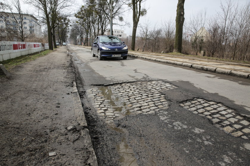 Ul. Przyjaźni od lat prosi się o remont