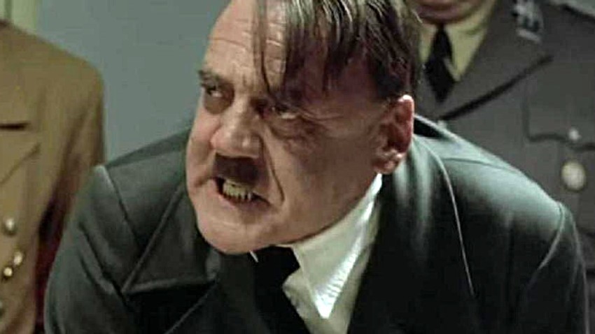 Jarosław Kaczyński i Kempa w przeróbce filmu Upadek