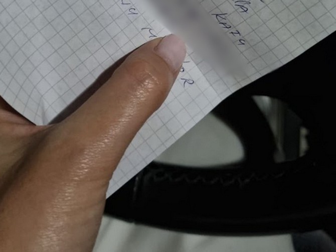 Beograđanki udvarač ostavio poruku na automobilu