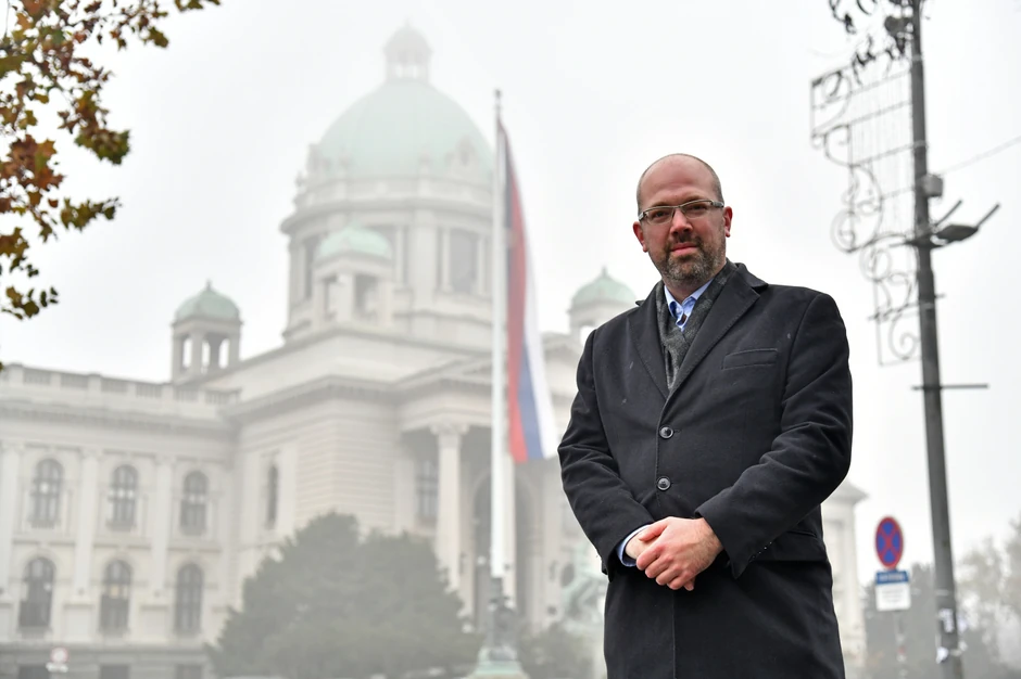 "Mađarska opozicija je bila ujedinjena oko pobede, a srpska razjedinjena bojkotom"