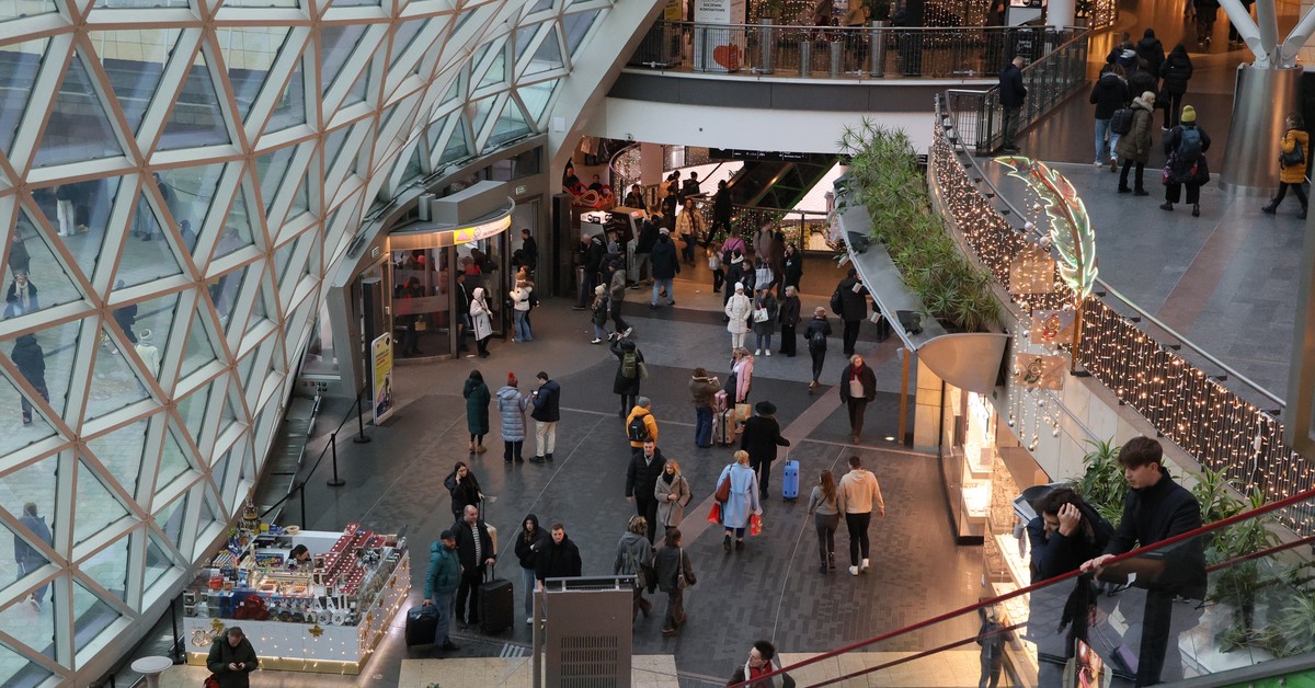 04.01.2026 is it a trading Sunday? All stores open on January 4 or there is simply a ban on trading. Is next day  a buying  Sunday?