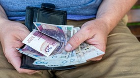 Nawet 3287 zł miesięcznie na konto. Państwo płaci za te 150 chorób [LISTA]