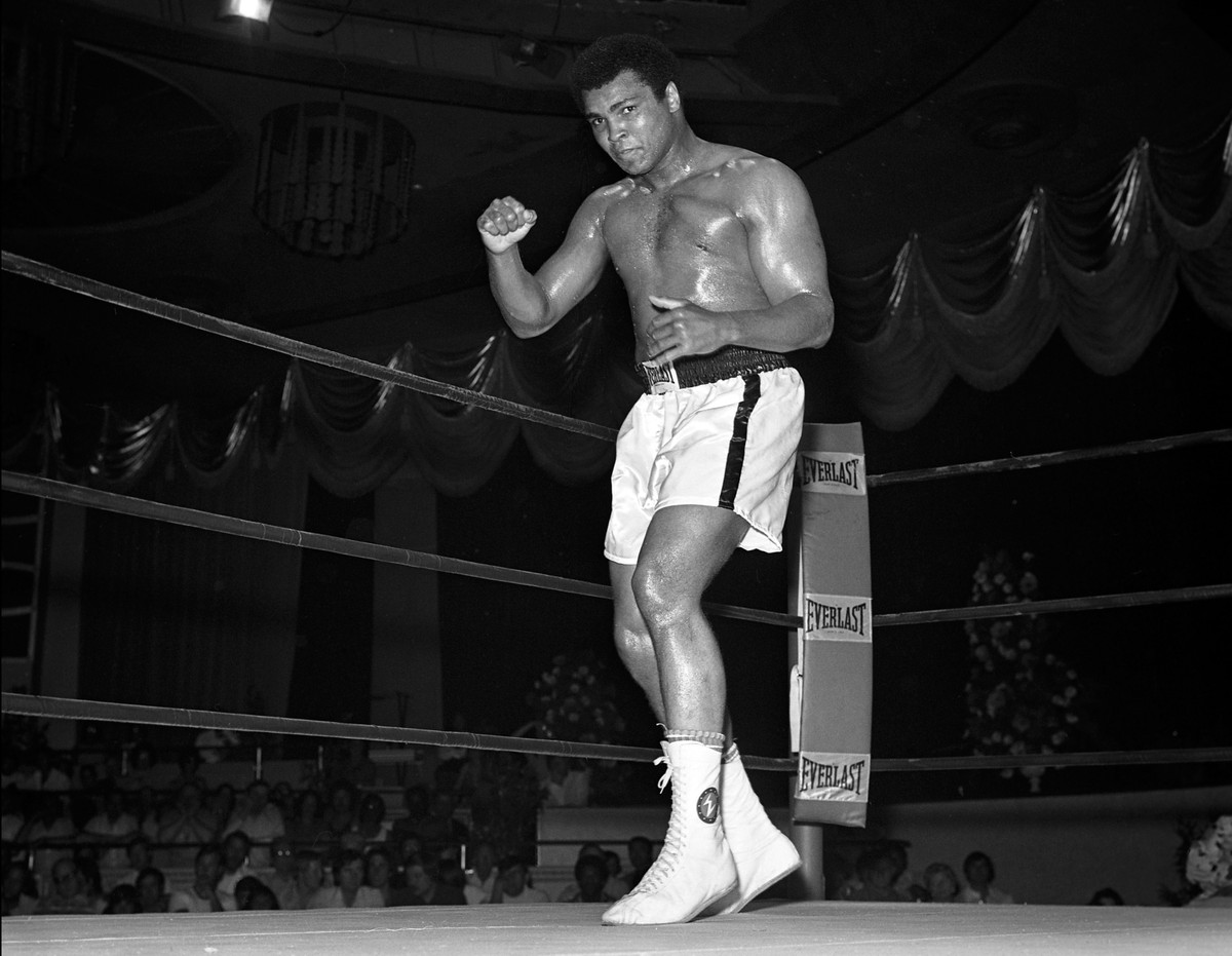 Tyson, Mayweather, Pacquiao, Kliczko, Foreman i King pogrążeni w smutku po śmierci Alego