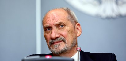 Polska zrywa rozmowy. Macierewicz wskazał winnego