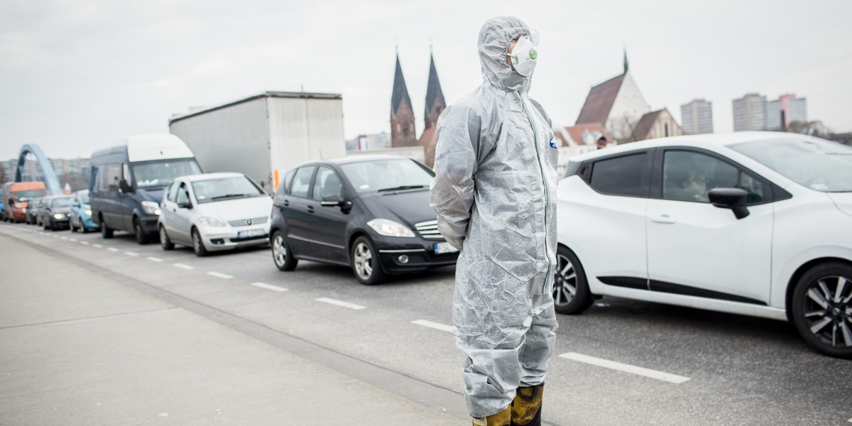 Stan epidemii w Polsce oznacza możliwość częściowego ograniczenia swobód obywatelskich