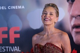 Šeron Stoun je u vezi sa SLAVNIM MUŠKARCEM kog SRPKINJE OBOŽAVAJU? Ona PRELEPA, on APOLON MUŽEVNOSTI i bolji par ne možete da zamislite, "počelo je lagano, a kada joj je prišao..."