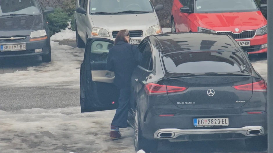 Iva Grgurić na ulici bez šminke