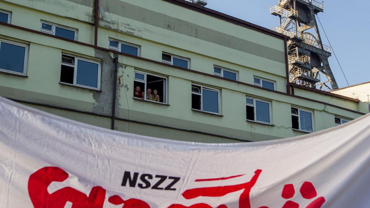 W związku z sytuacją w górnictwie zarząd regionu Śląsko-Dąbrowskiego NSZZ "Solidarność" ogłosił w czwartek pogotowie protestacyjne we wszystkich strukturach branżowych i terenowych śląsko-dąbrowskiej "S" - poinformował rzecznik związku Grzegorz Podżorny.