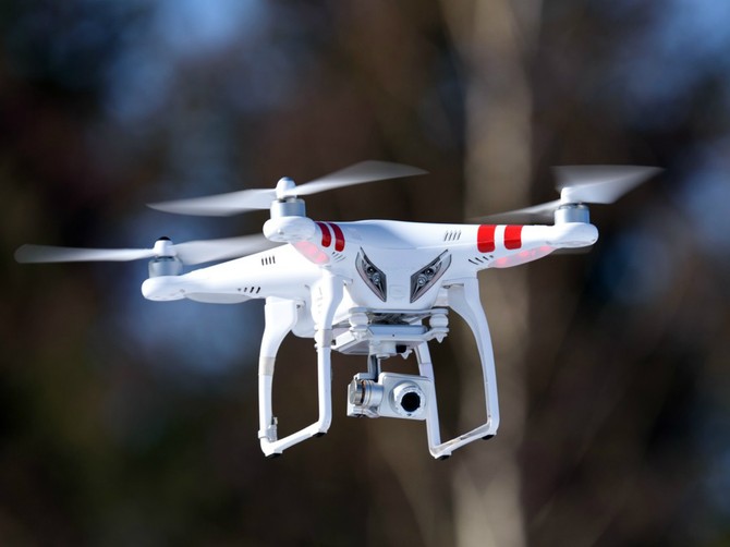 DRON je stigao! Ima zle oči, ali je dobar u duši...