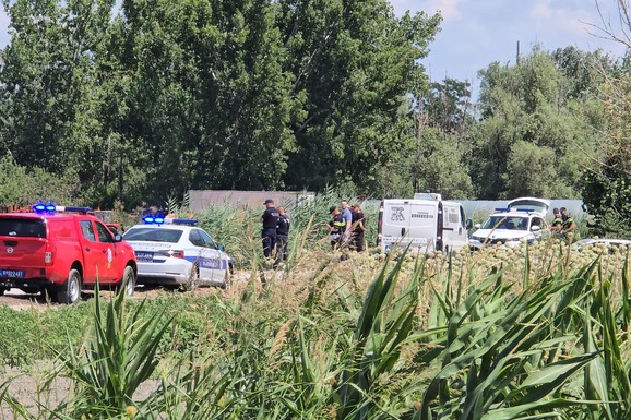 (FOTO,VIDEO) POZNATO KO JE TREĆA ŽRTVA STRAŠNE NESREĆE U NOVOM SADU! Nije im bilo spasa, automobil se prevrnuo i završio u vodi