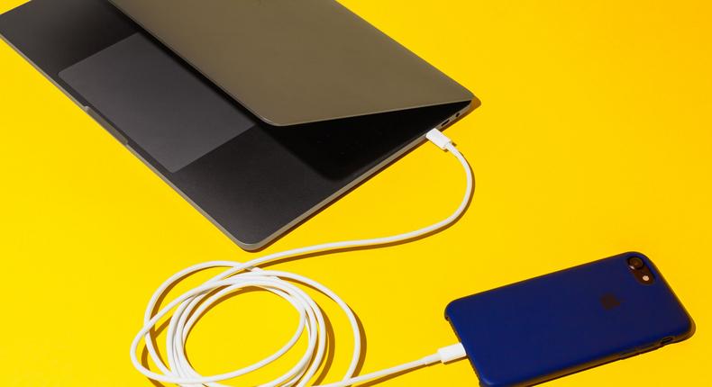 Macbook Pro charging iPhone usb c