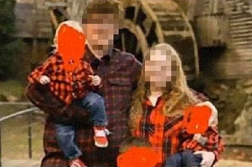 Maćeha sa svoja dva deteta i posinkom