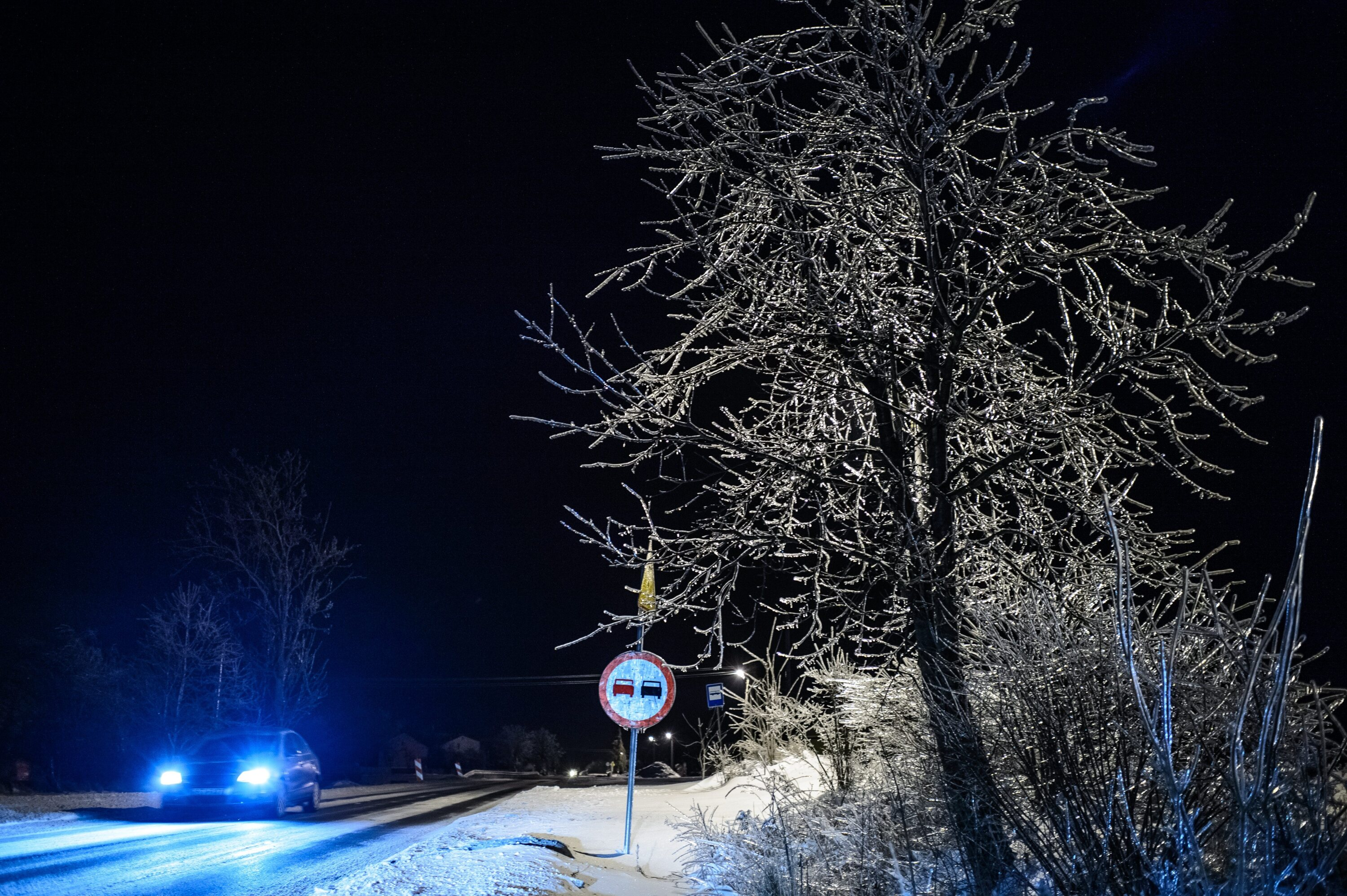IMGW ostrzega: Mróz do -15°C i zamiecie śnieżne w Polsce